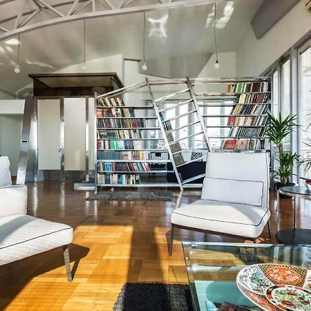 Apartment With The View *
